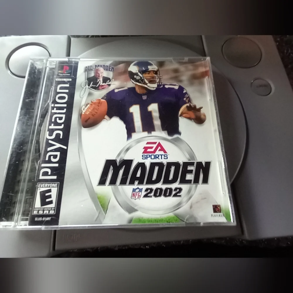 PS1, 3 controllers, 5 games.
